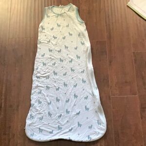 Kyte BABY sleep sack with llamas
Gently used in good condition .5 tog